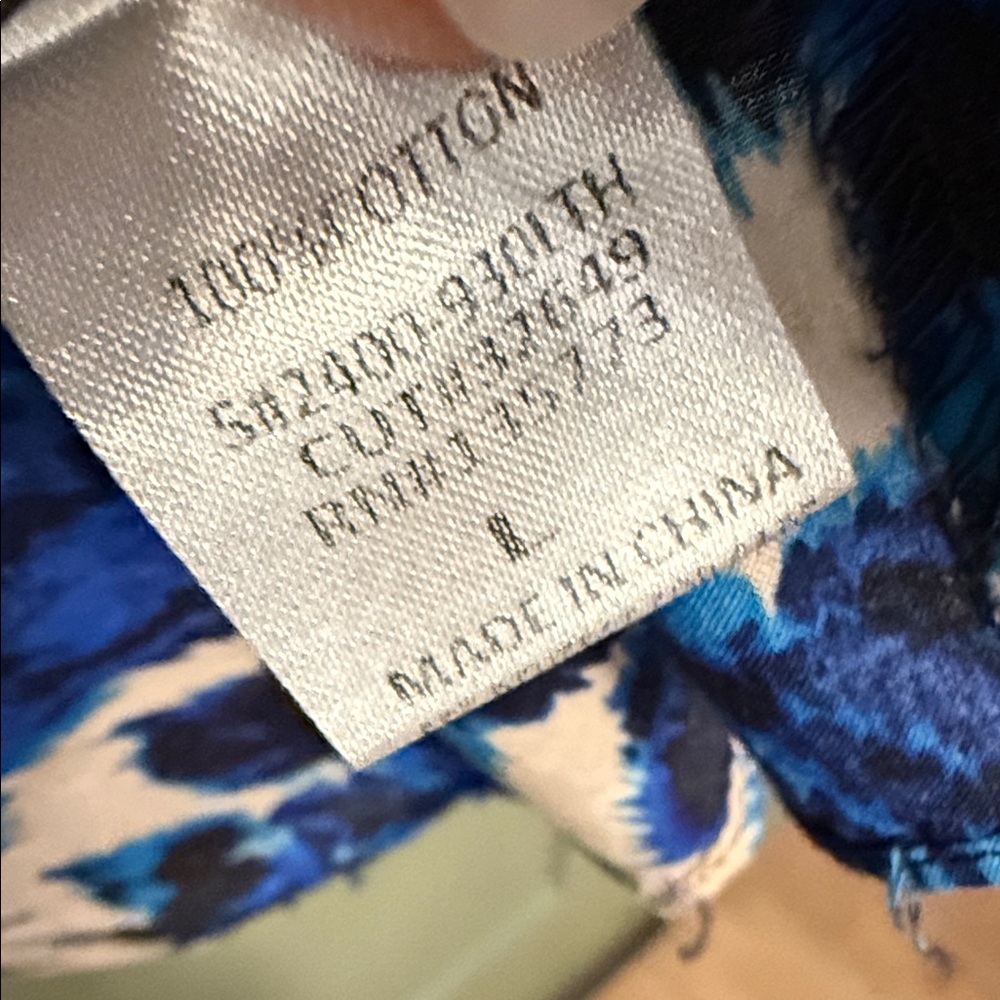 Olivaceous Blue Floral Puff-Sleeve Blouse on Cream - Picture 7 of 8